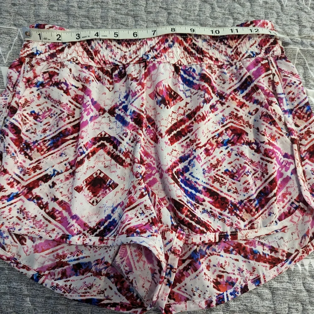 Show Me Your Mumu Print Shorts - Picture 6 of 6